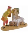 Pastore alla fontana con agnello 8 cm in pvc