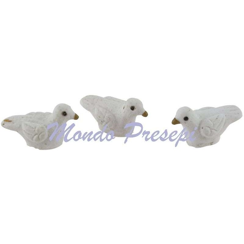 Set of 3 white doves 2,5 cm.